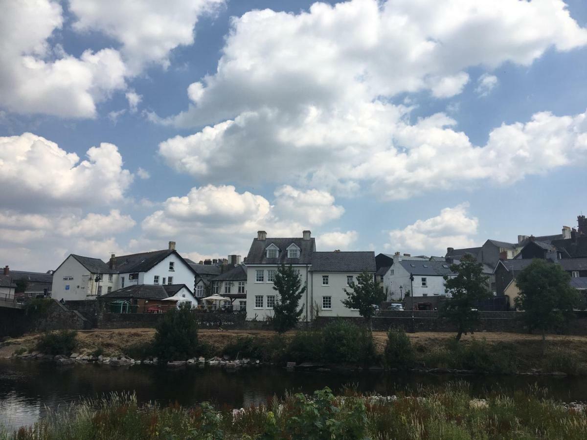 Riverside Brecon Buitenkant foto